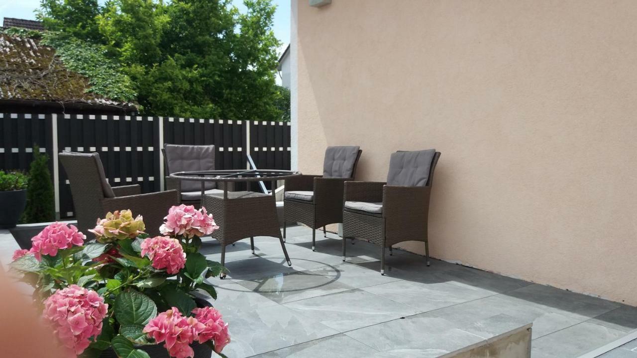 Mueller Residenz Zur S-Bahn Karlsfeld Hotel Exterior photo